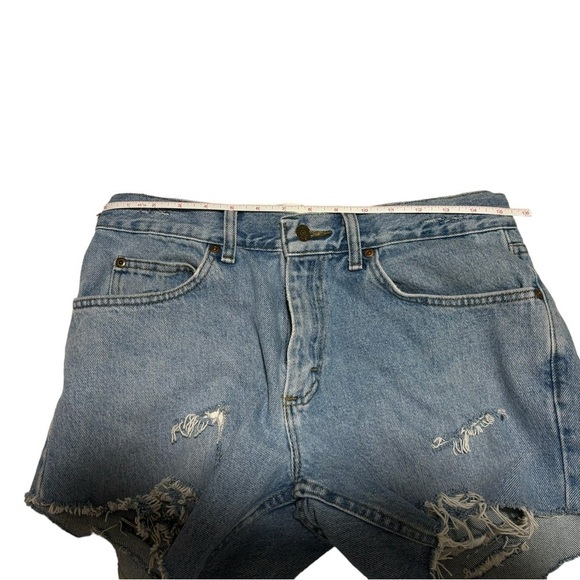 Lee Light Wash Blue Denim DIY Cut Off Distressed Shorts. SZ 31. Fringe. Boho. - Picture 9 of 15